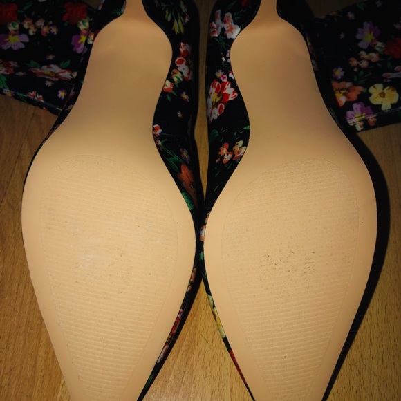 NWOT STEVE MADDEN Satin multi-colored boots - Picture 3 of 8